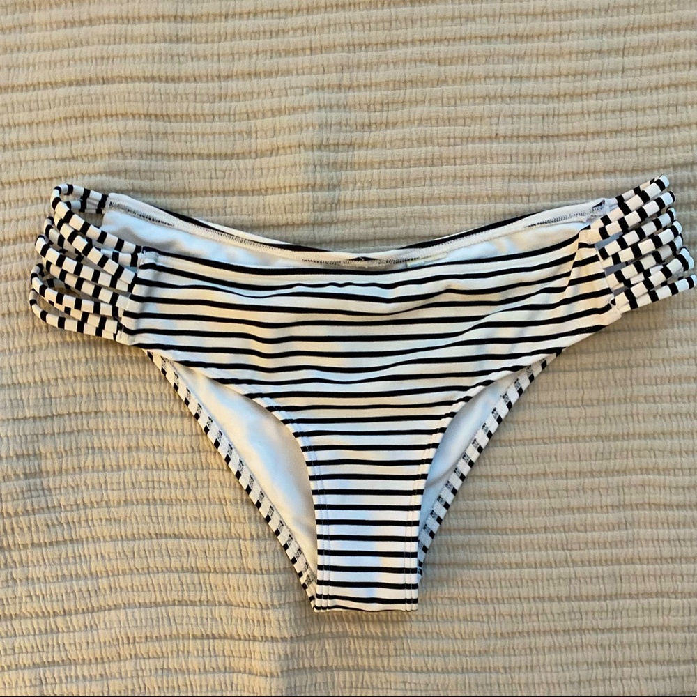 EUC Hollister striped bikini bottom SzM